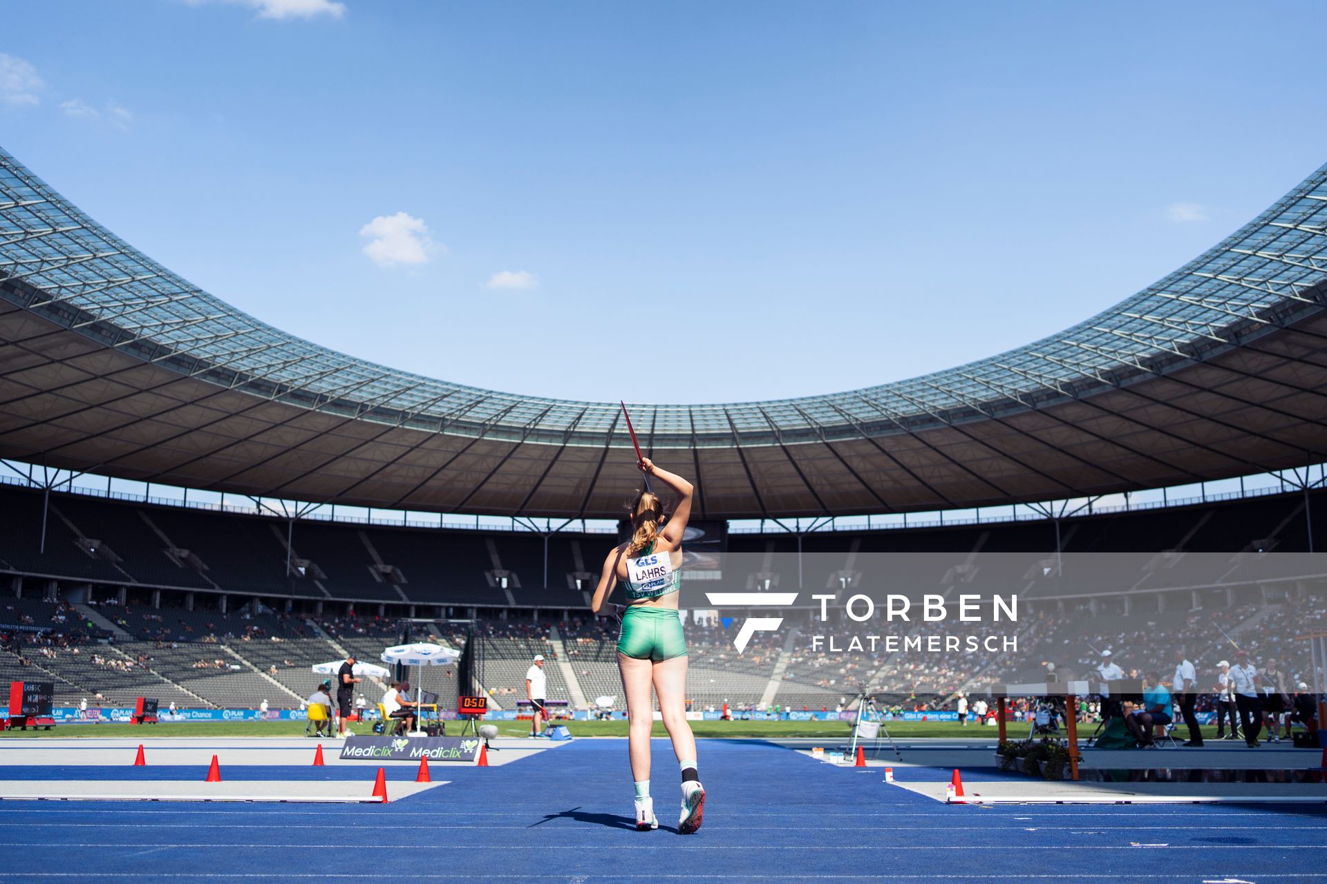Christina Lahrs (TSV Wehdel) im Speerwurf waehrend der deutschen Leichtathletik-Meisterschaften im Olympiastadion am 26.06.2022 in Berlin